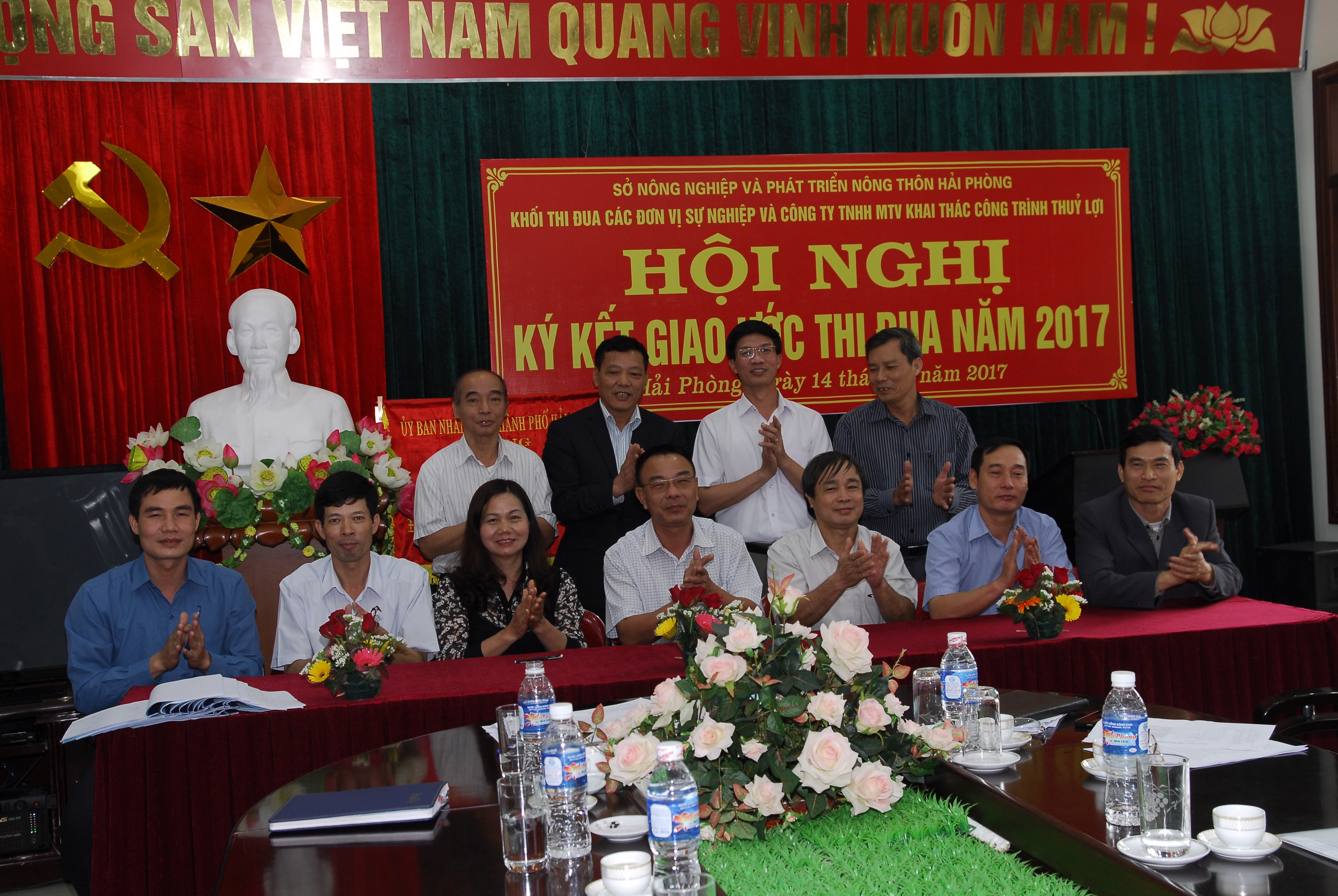 KÝ KẾT GIAO ƯỚC THI ĐUA NĂM 2017